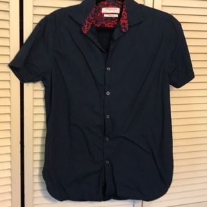 Men’s short sleeve camp shirt, size Med